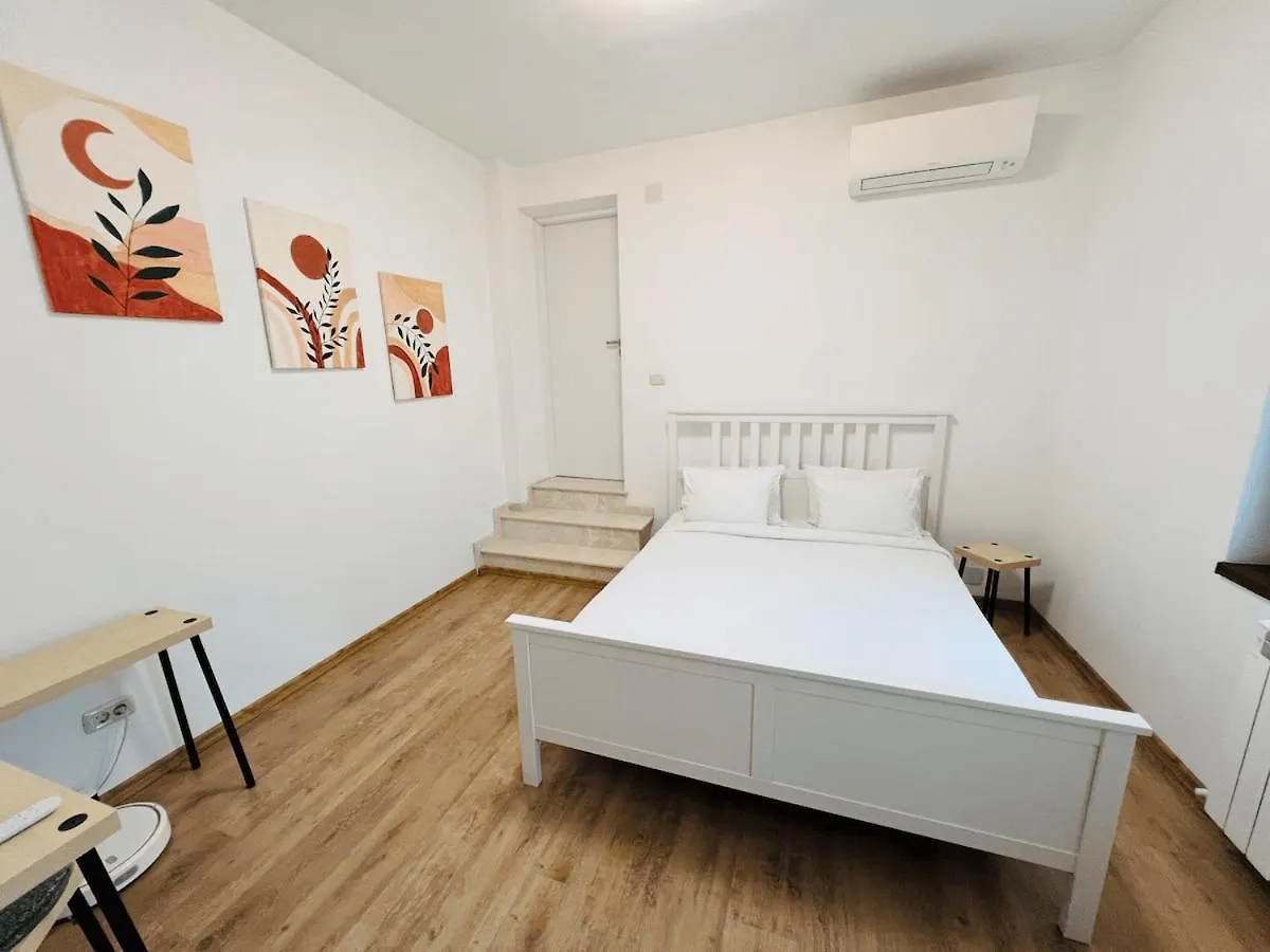 Chic 3Br Scandinavian Retreat - Central 110Sqm Bucareste 0*,  Roménia