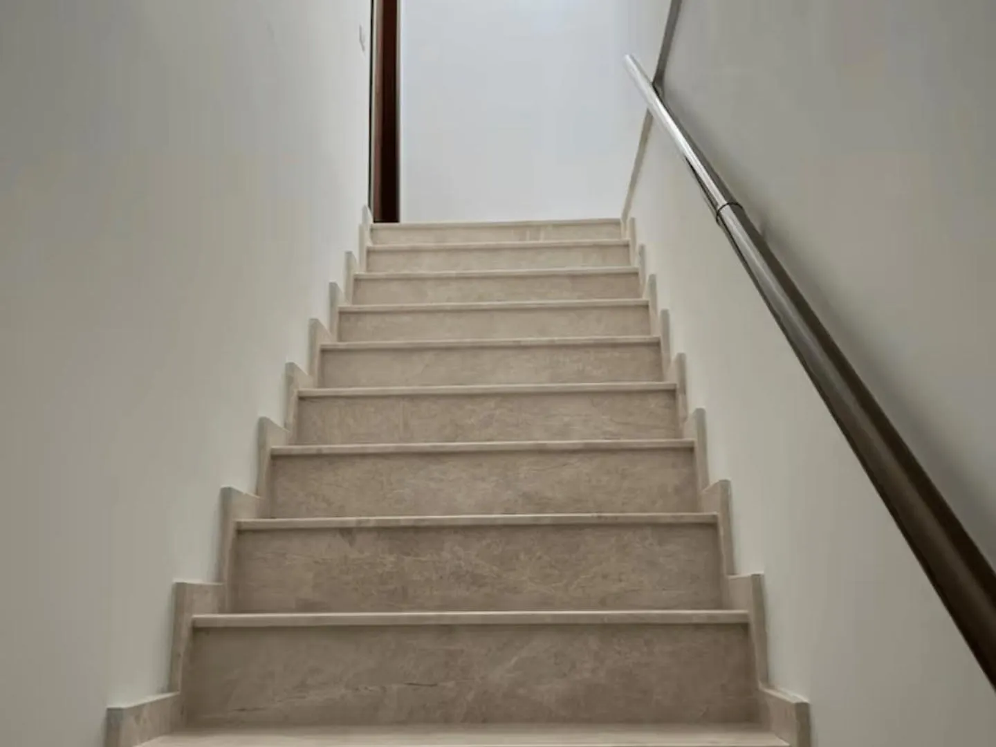 Chic 3Br Scandinavian Retreat - Central 110Sqm Bucareste 0*,  Roménia